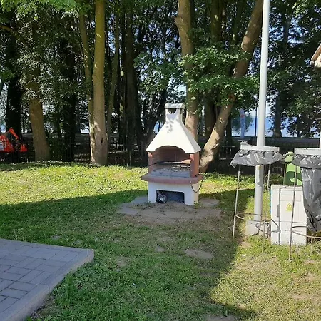 Przyczepa Kempingowa Nad Samym Brzegiem Puck-chalupy.realizujemy Bony Turystyczne! Campeggio *